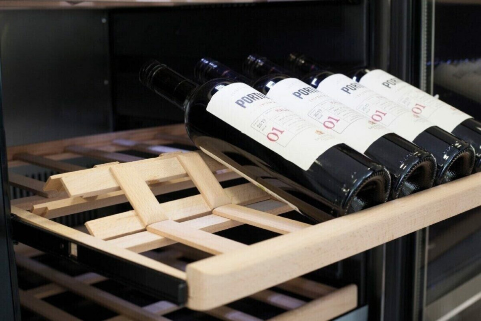Винный шкаф Caso WineComfort 126