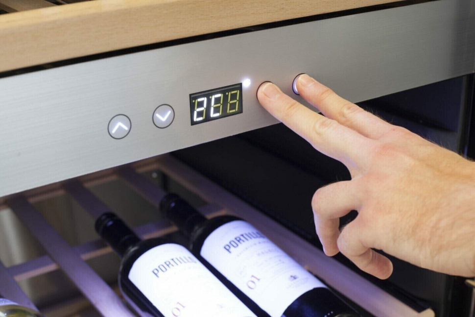 Винный шкаф Caso WineComfort 1260 Smart