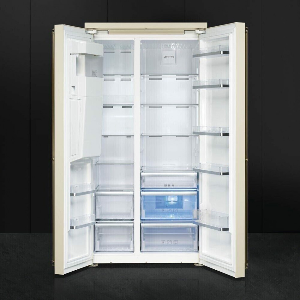 Холодильник Smeg SBS8004P