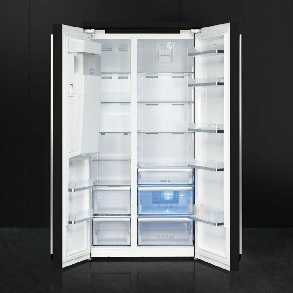 Холодильник Smeg SBS963P