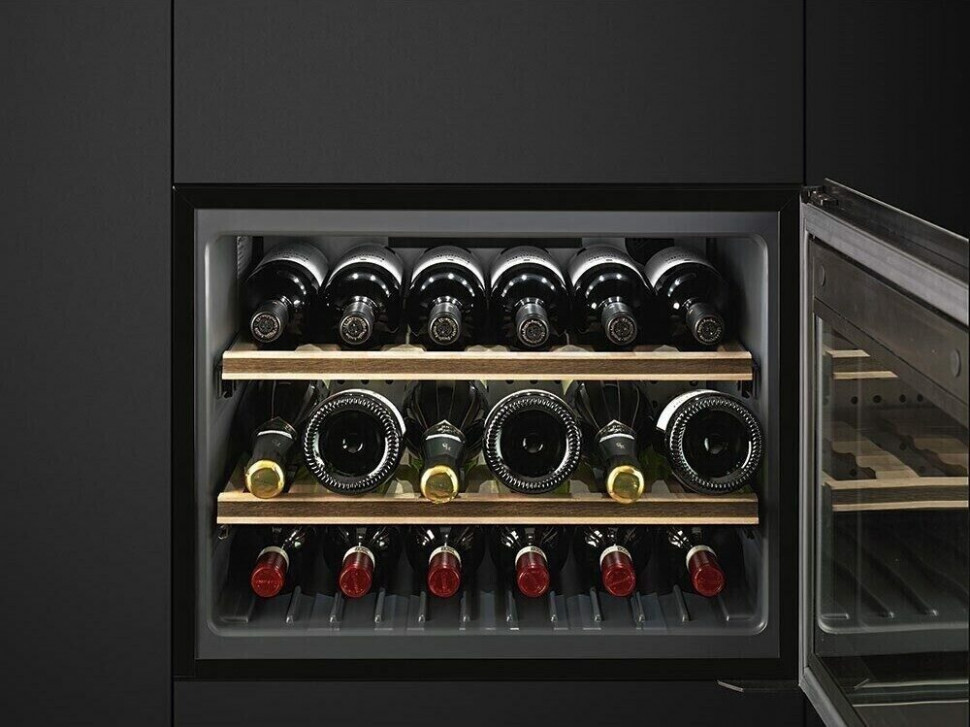 Винный шкаф Smeg CVI 318X