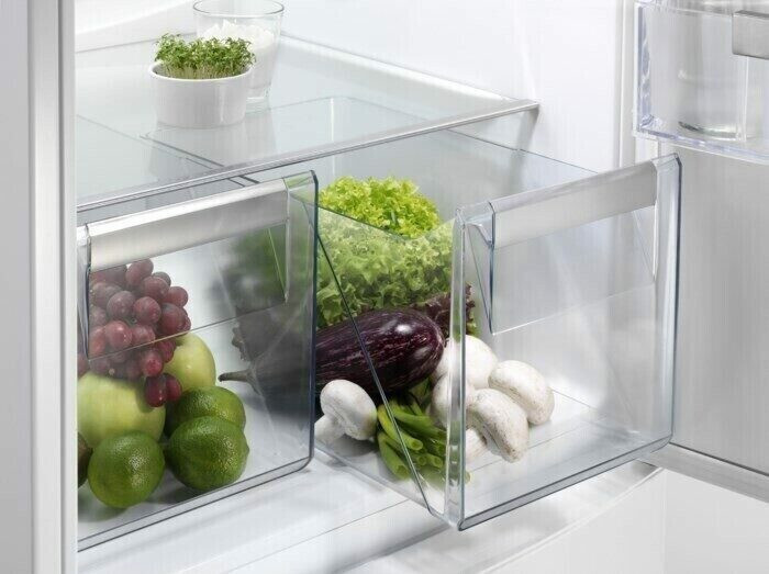 Холодильник Electrolux EN 93452 JW