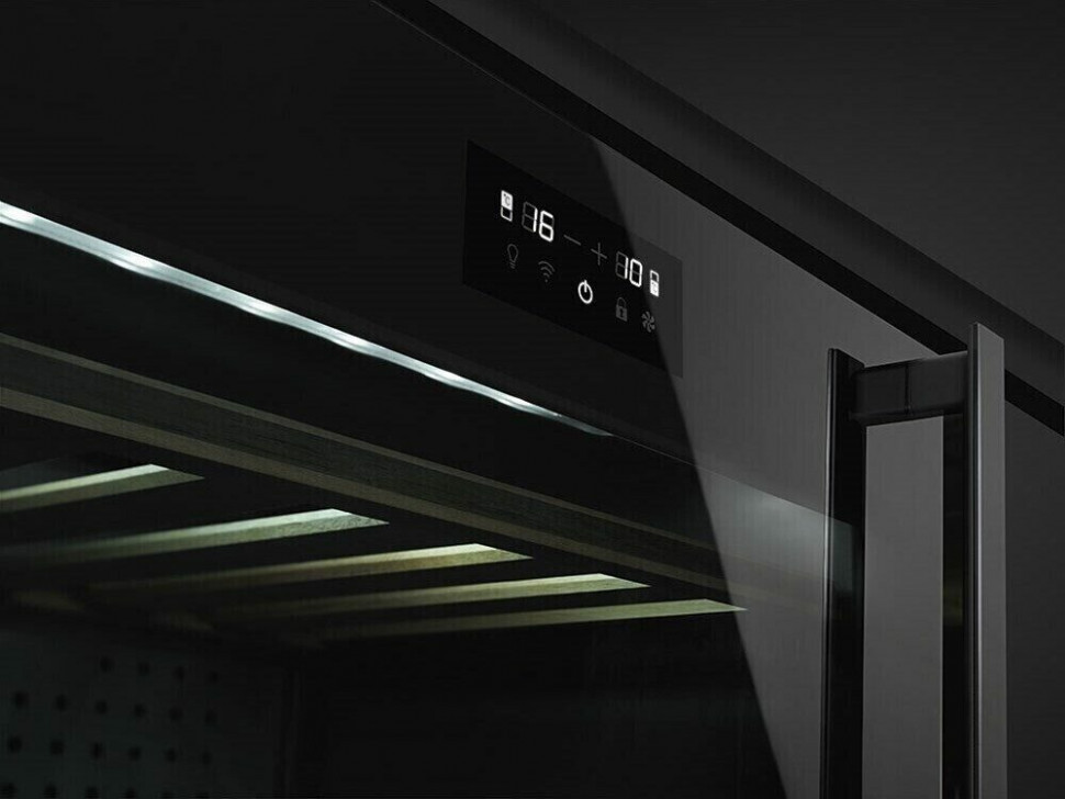 Винный шкаф Smeg CVI 638 RWN2