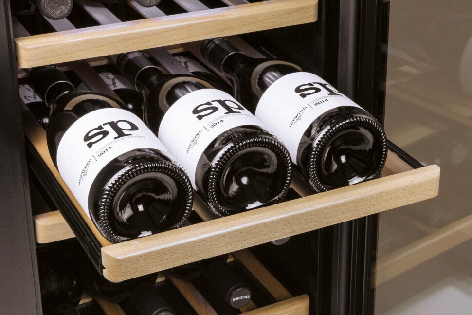 Винный шкаф Caso WineSafe 75