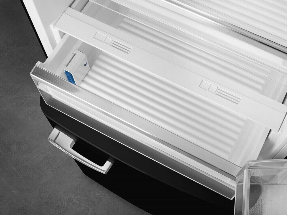 Холодильник Smeg FAB38RBL
