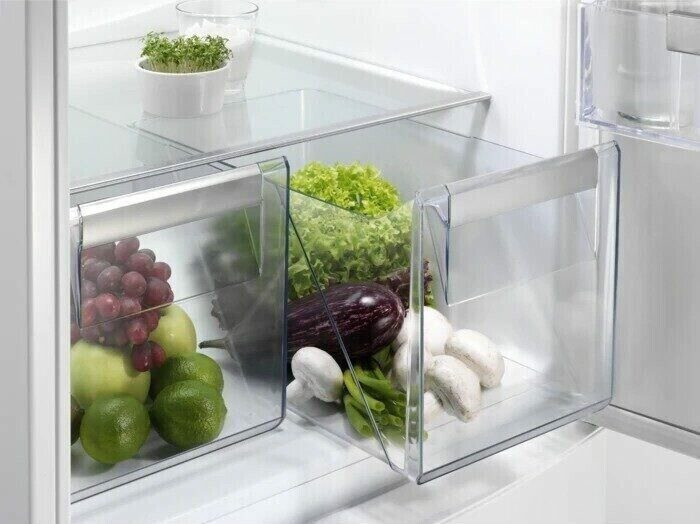 Встраиваемый холодильник Electrolux  ENN 92803 CW