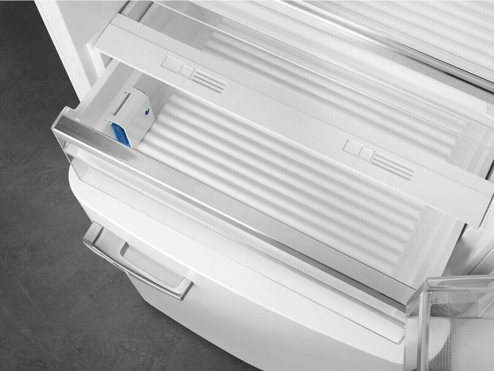Холодильник Smeg FAB38RWH