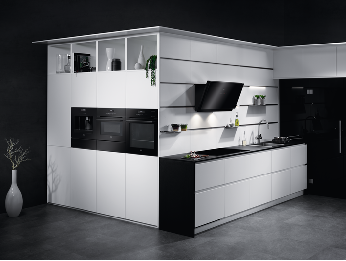 Встраиваемая кофемашина AEG KKE884500B