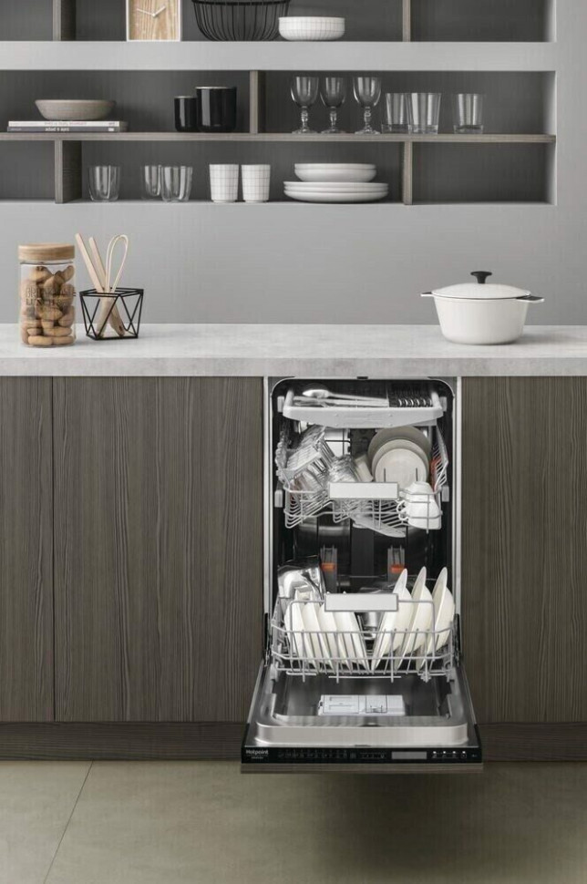 Посудомоечная машина Hotpoint-Ariston HSIP 4O21 WFE