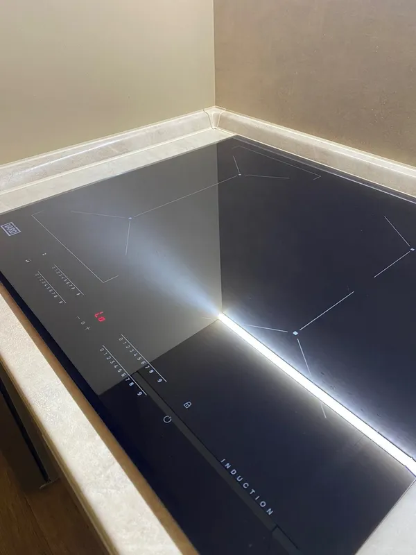 Индукционная варочная панель VARD VHI6461K (Electrolux)