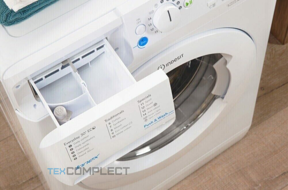 Стиральная машина Indesit BWSA 61053