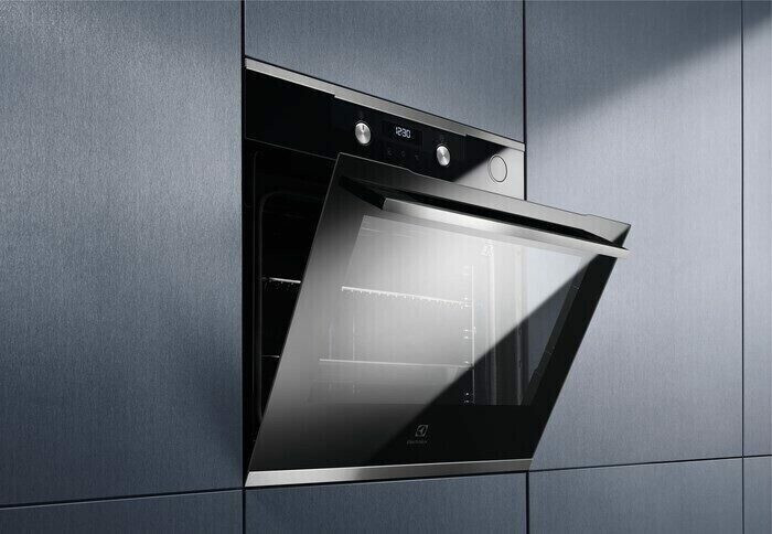 Электрический духовой шкаф Electrolux OKC 6P51X
