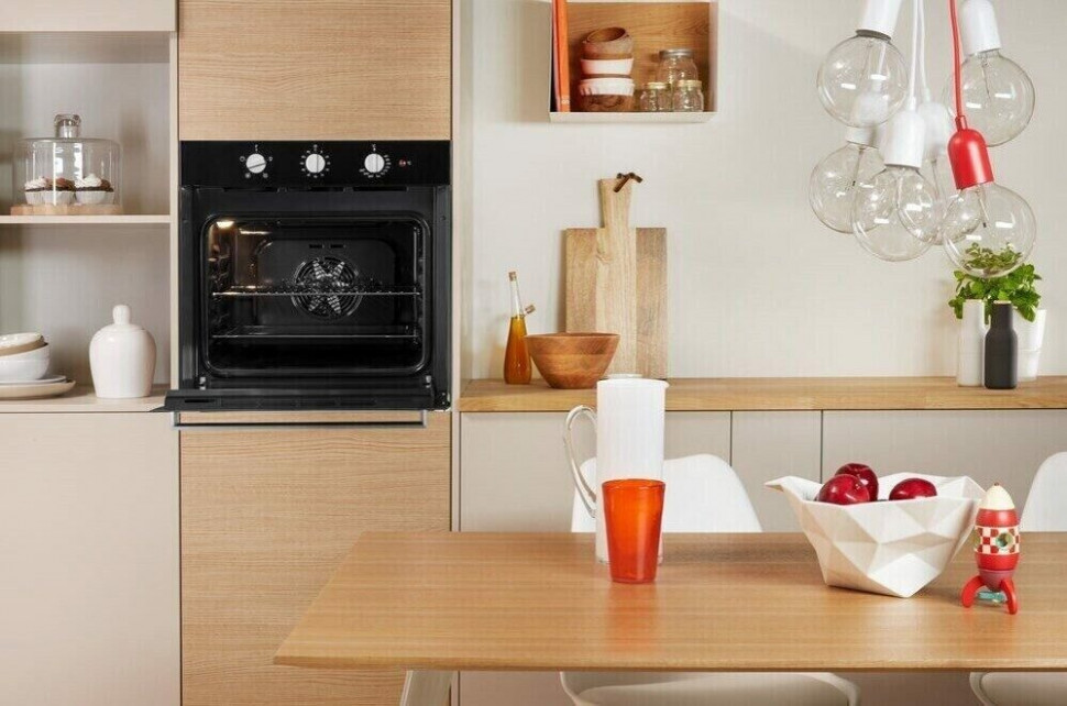 Газовый духовой шкаф Indesit IGW 620 WH