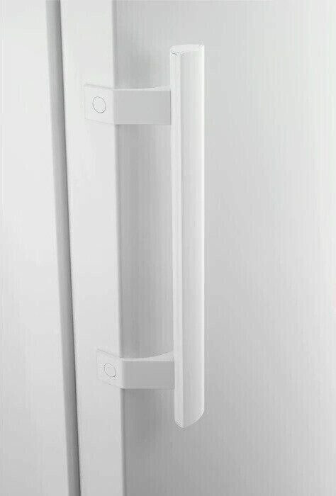 Холодильник Electrolux ERF 4113 AOW