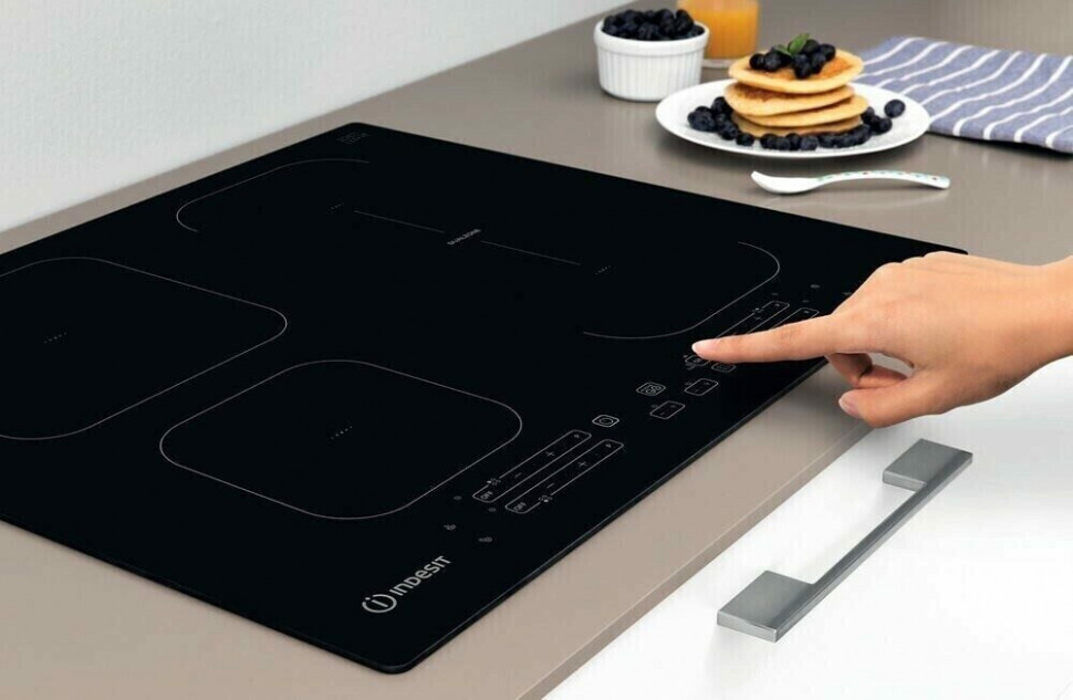 Индукционная варочная панель Indesit IB 65B60 NE