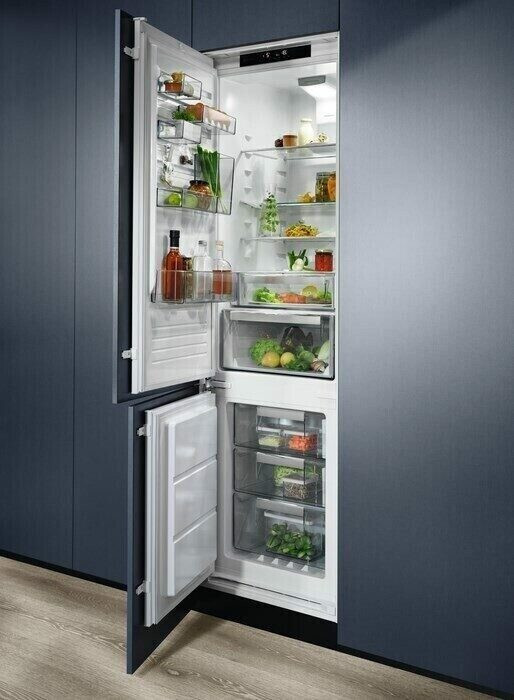 Встраиваемый холодильник Electrolux ENN 3074 EFW